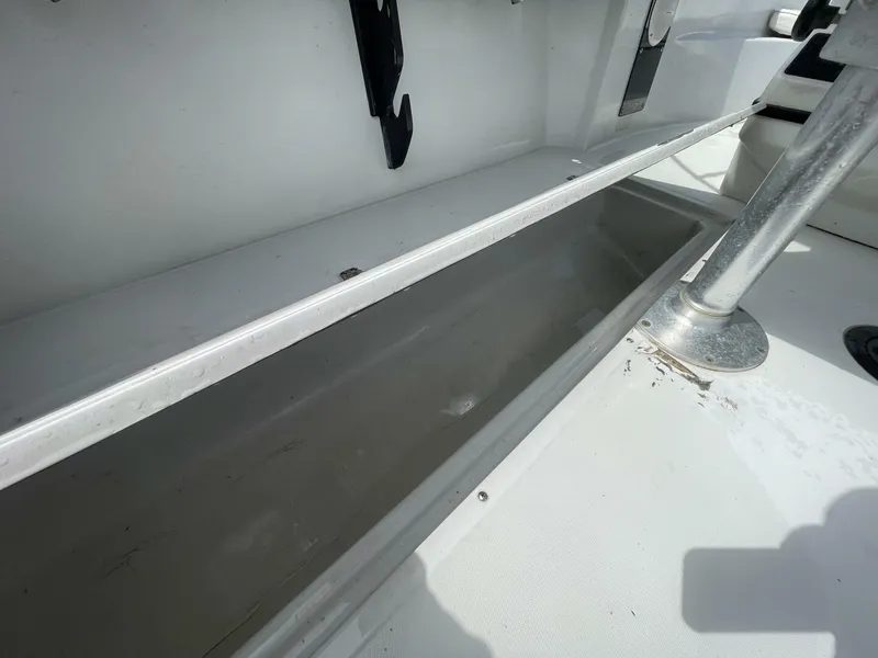 Slide: The Image of Boston Whaler 21 Outrage 1993 - 11