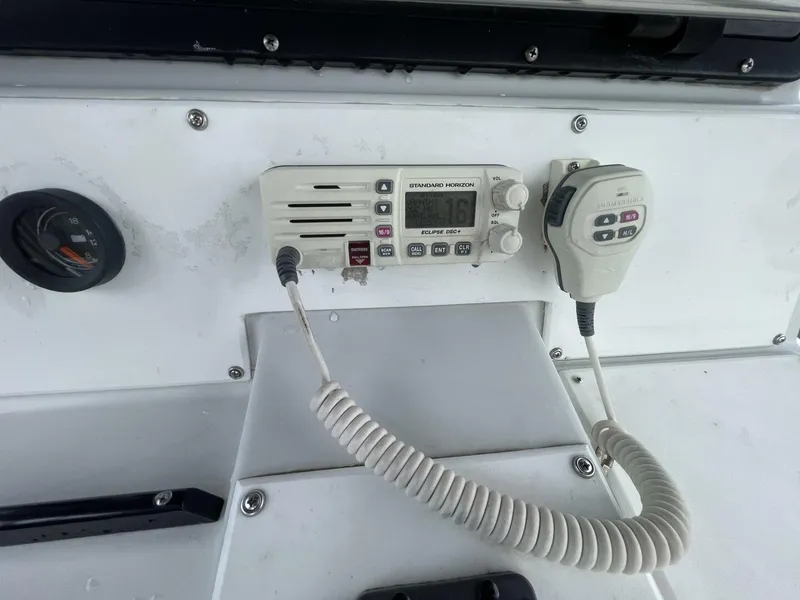Slide: The Image of Boston Whaler 21 Outrage 1993 - 18
