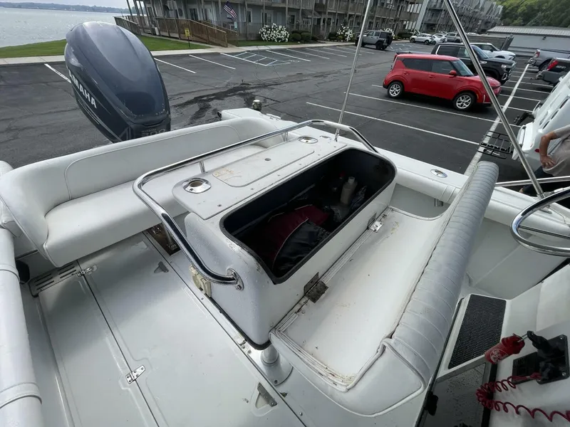 Slide: The Image of Boston Whaler 21 Outrage 1993 - 21