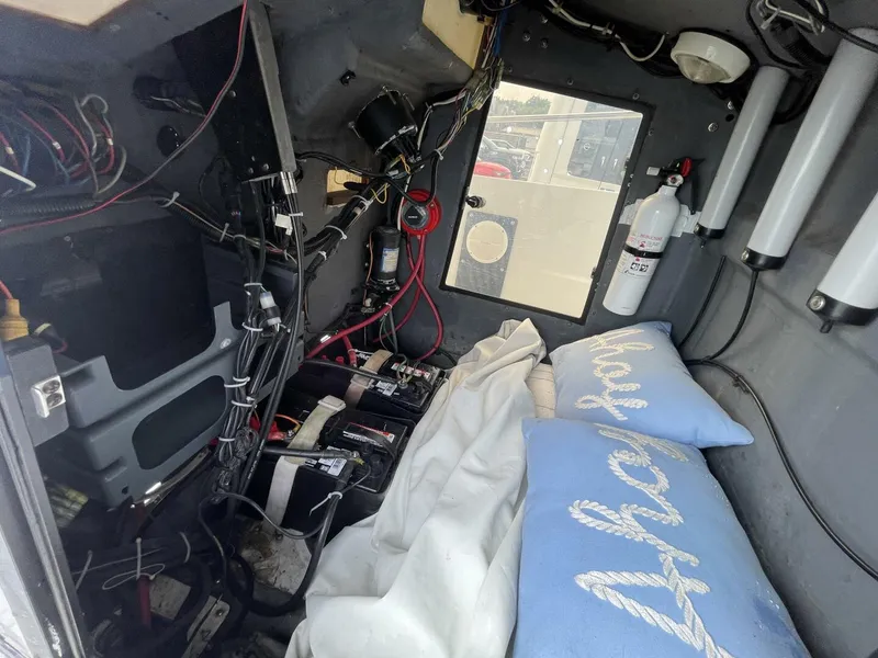 Slide: The Image of Boston Whaler 21 Outrage 1993 - 26