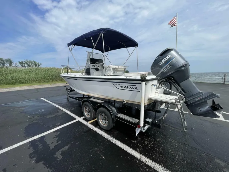 Slide: The Image of Boston Whaler 21 Outrage 1993 - 6