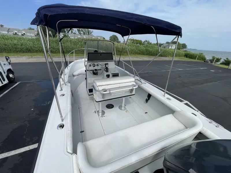 Slide: The Image of Boston Whaler 21 Outrage 1993 - 8