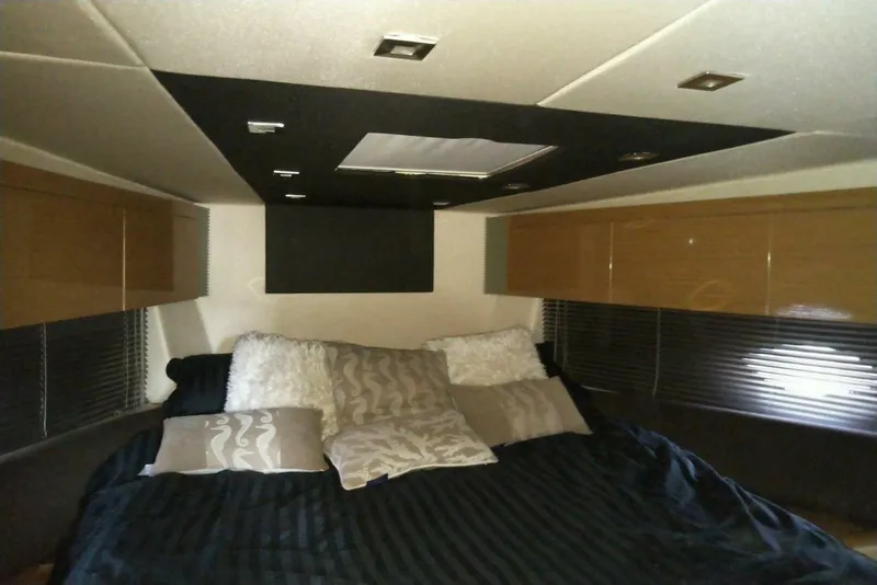 Slide: The Image of Azimut Atlantis 54 2010 - 25