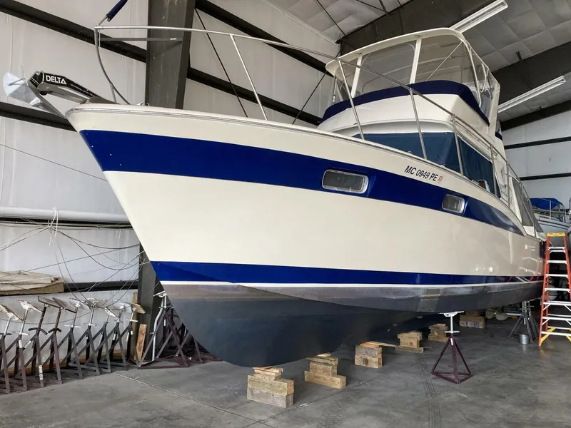 Slide: The Image of Chris-Craft 360 Commander Sport Fish 1979 - 5