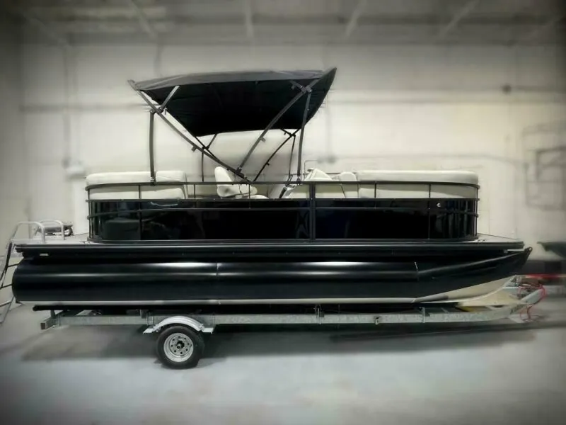 The Image of Vision WX Tritoon 2024 - 0