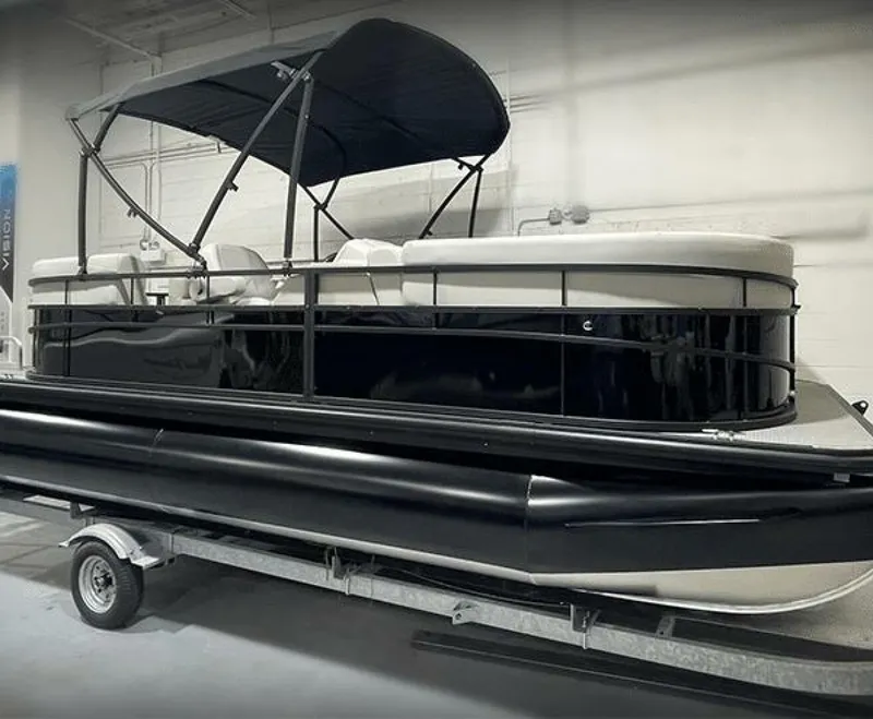 Slide: The Image of Vision WX Tritoon 2024 - 4