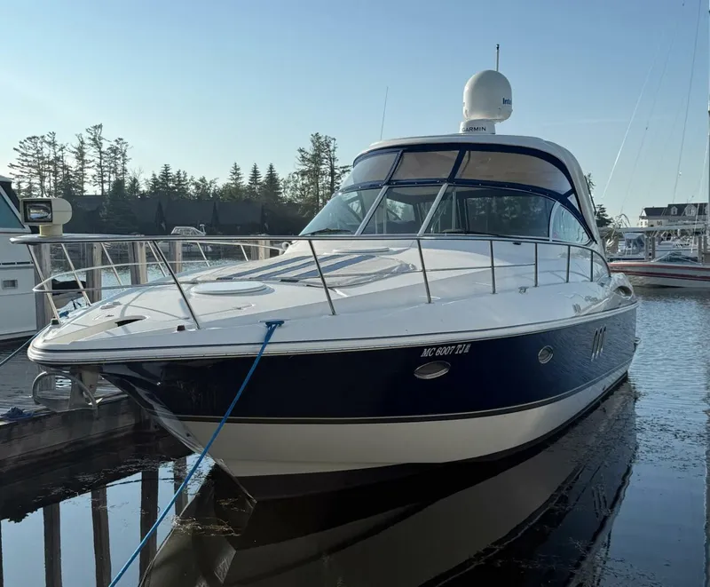 The Image of Cruisers 420 Express 2006 - 0