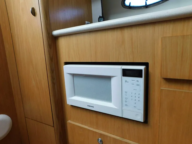 Slide: The Image of Tiara 3500 Express 2001 - 22