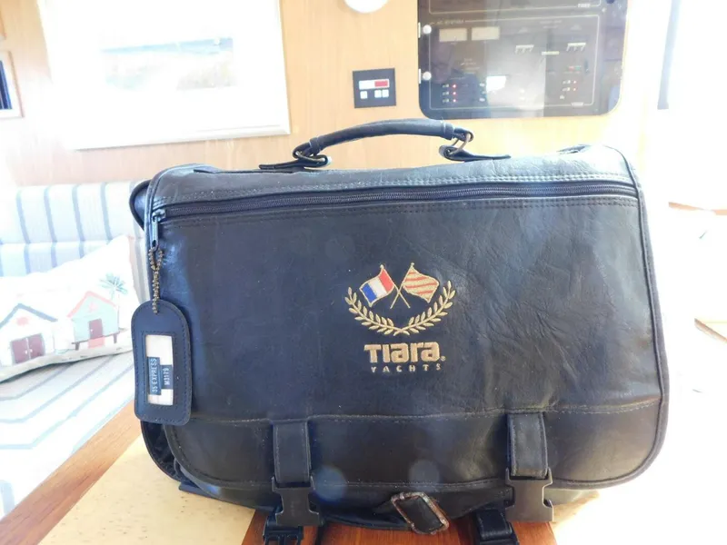 Slide: The Image of Tiara 3500 Express 2001 - 24