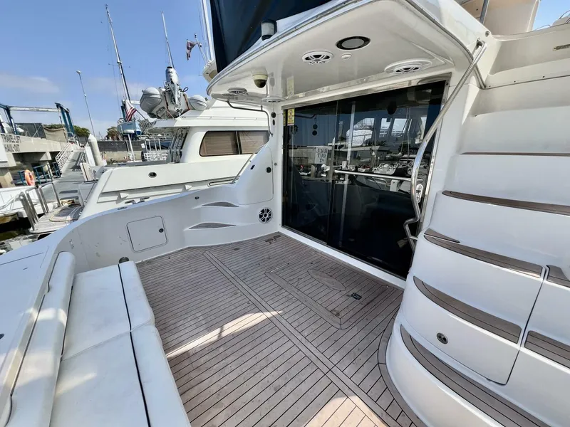 Slide: The Image of Sea Ray 560 Sedan Cruiser 2002 - 11