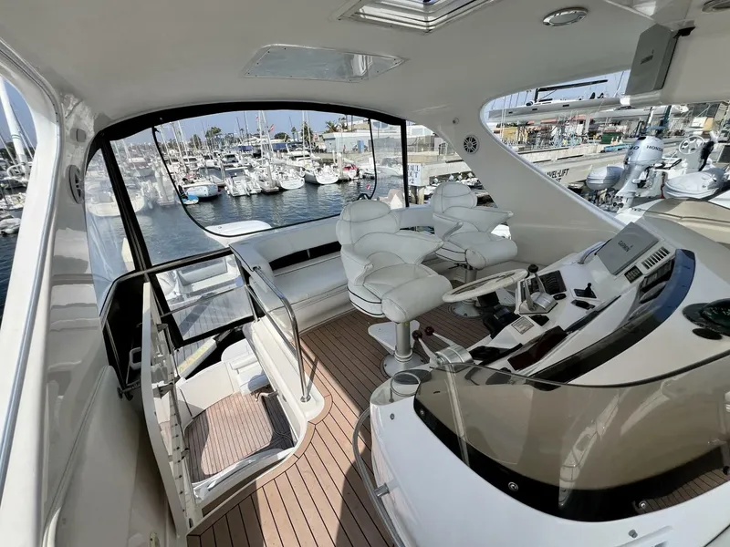 Slide: The Image of Sea Ray 560 Sedan Cruiser 2002 - 16