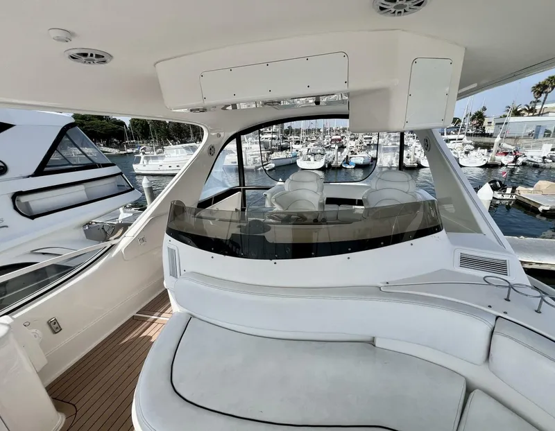 Slide: The Image of Sea Ray 560 Sedan Cruiser 2002 - 17