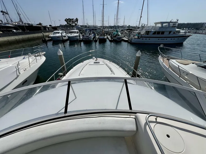 Slide: The Image of Sea Ray 560 Sedan Cruiser 2002 - 19