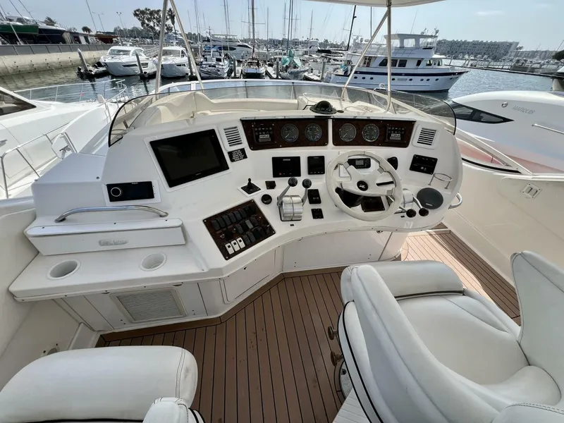Slide: The Image of Sea Ray 560 Sedan Cruiser 2002 - 20
