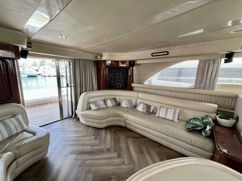 Slide: The Image of Sea Ray 560 Sedan Cruiser 2002 - 25
