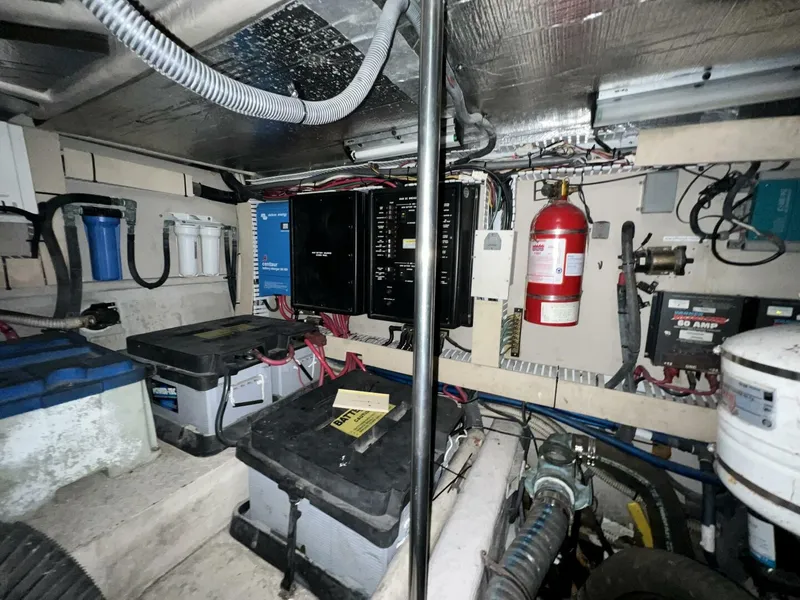 Slide: The Image of Sea Ray 560 Sedan Cruiser 2002 - 44