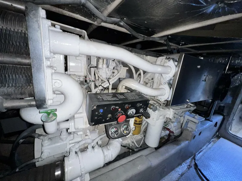 Slide: The Image of Sea Ray 560 Sedan Cruiser 2002 - 47