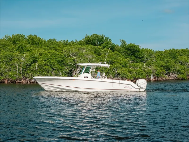 The Image of Boston Whaler 330 Outrage 2019 - 0