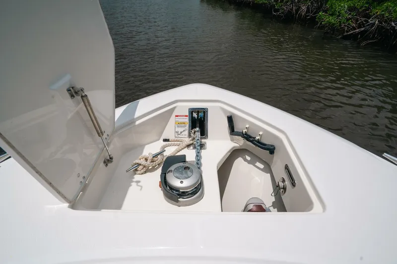Slide: The Image of Boston Whaler 330 Outrage 2019 - 10