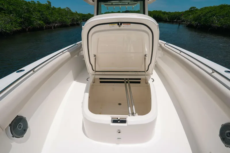 Slide: The Image of Boston Whaler 330 Outrage 2019 - 8