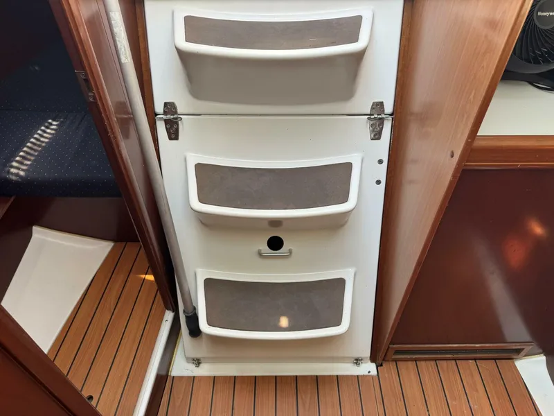 Slide: The Image of Beneteau Oceanis 331 2005 - 5