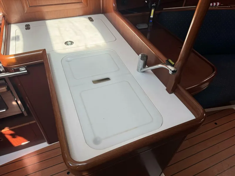 Slide: The Image of Beneteau Oceanis 331 2005 - 6