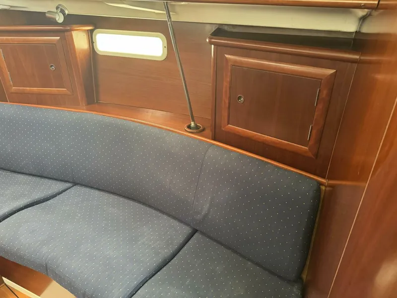 Slide: The Image of Beneteau Oceanis 331 2005 - 8