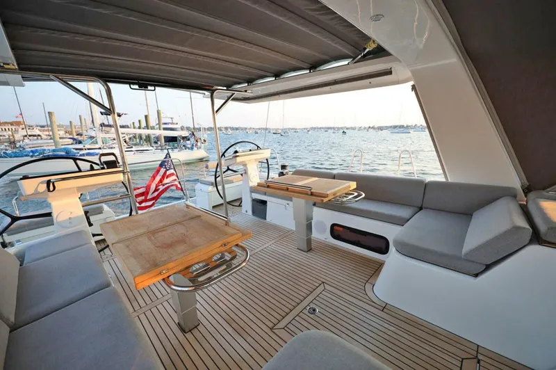 Slide: The Image of Beneteau Oceanis 60 2023 - 15