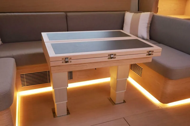 Slide: The Image of Beneteau Oceanis 60 2023 - 22