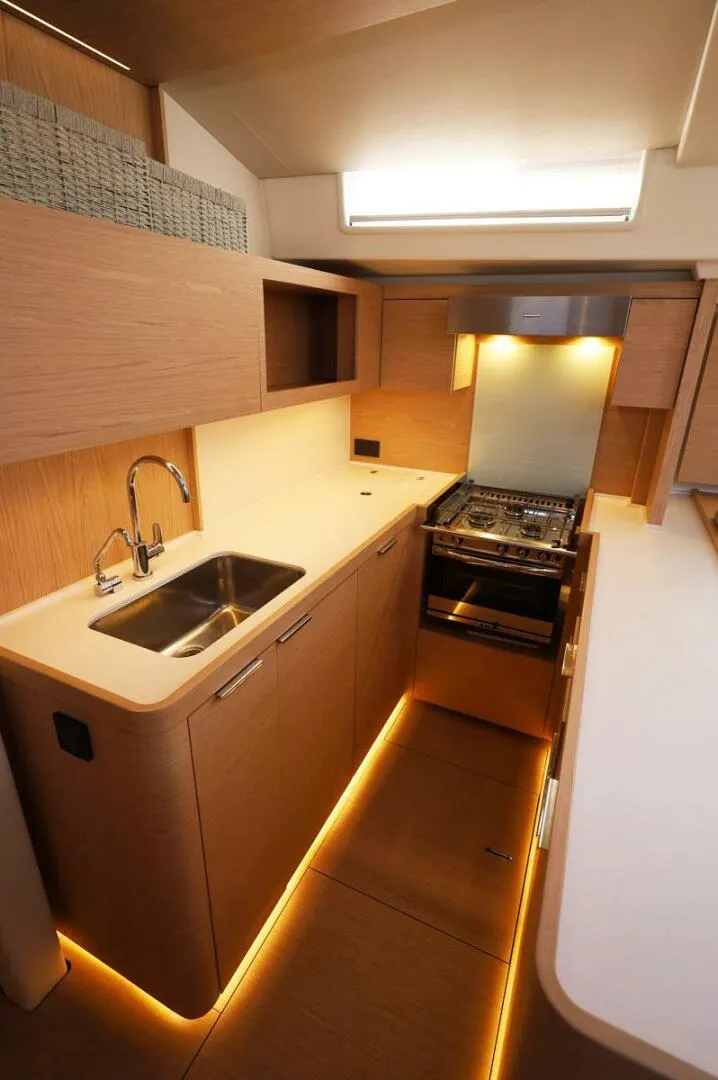 Slide: The Image of Beneteau Oceanis 60 2023 - 26