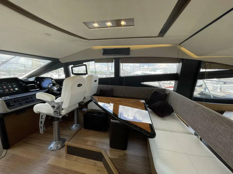 Slide: The Image of Sea Ray L59 Fly 2017 - 14