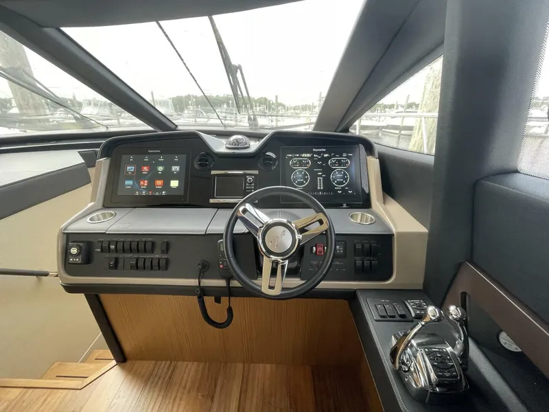Slide: The Image of Sea Ray L59 Fly 2017 - 15