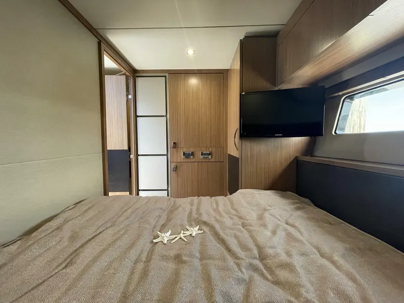 Slide: The Image of Sea Ray L59 Fly 2017 - 33