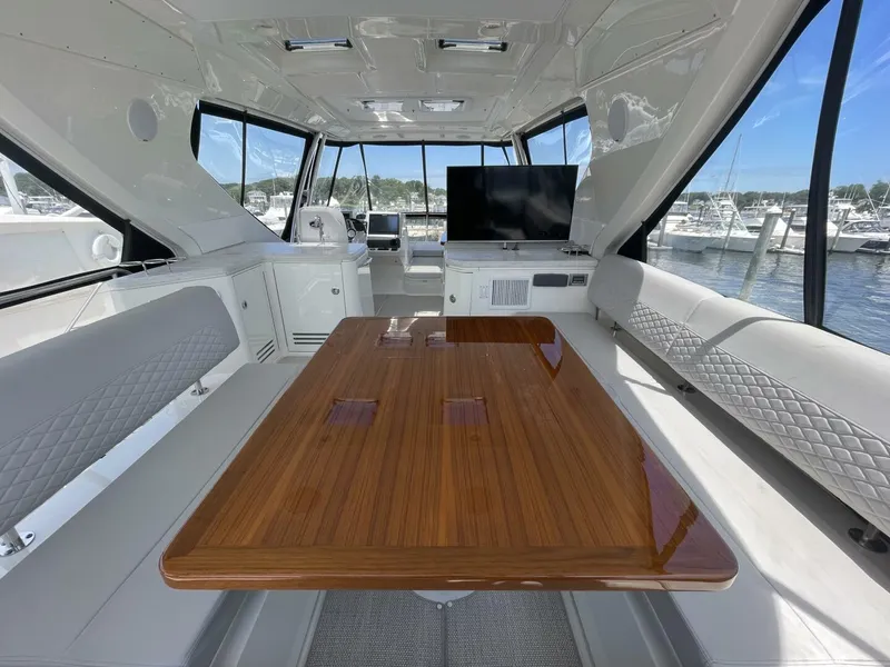 Slide: The Image of Sea Ray L59 Fly 2017 - 38