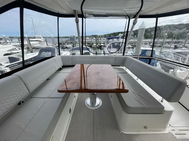 Slide: The Image of Sea Ray L59 Fly 2017 - 39