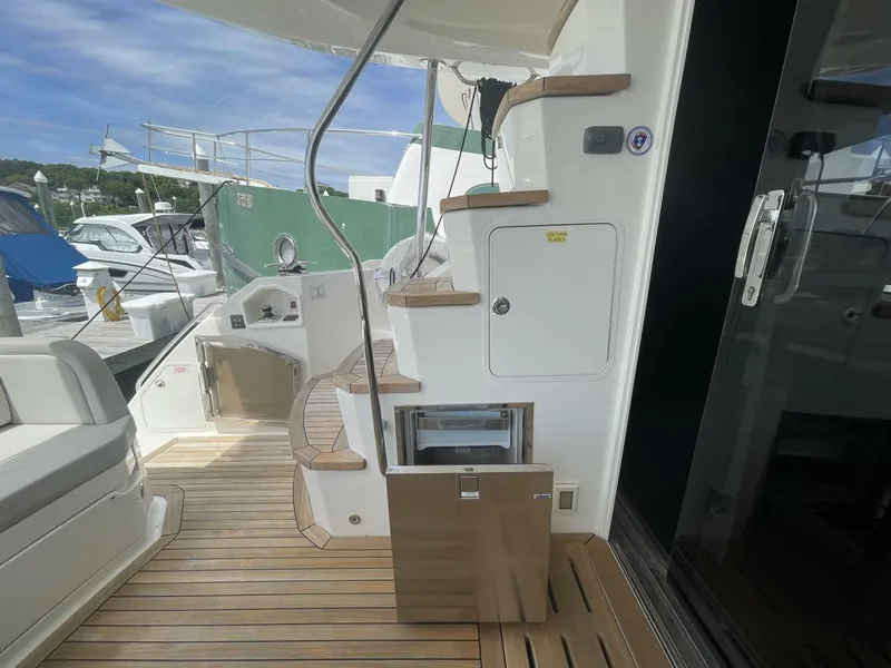 Slide: The Image of Sea Ray L59 Fly 2017 - 5