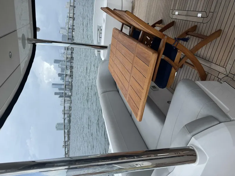 Slide: The Image of Sunseeker Manhattan 68 2022 - 15