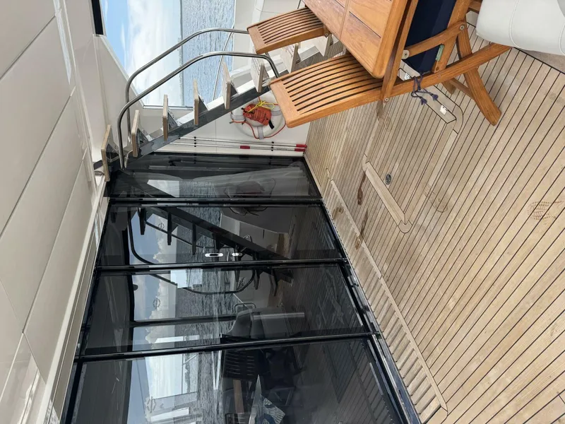 Slide: The Image of Sunseeker Manhattan 68 2022 - 17