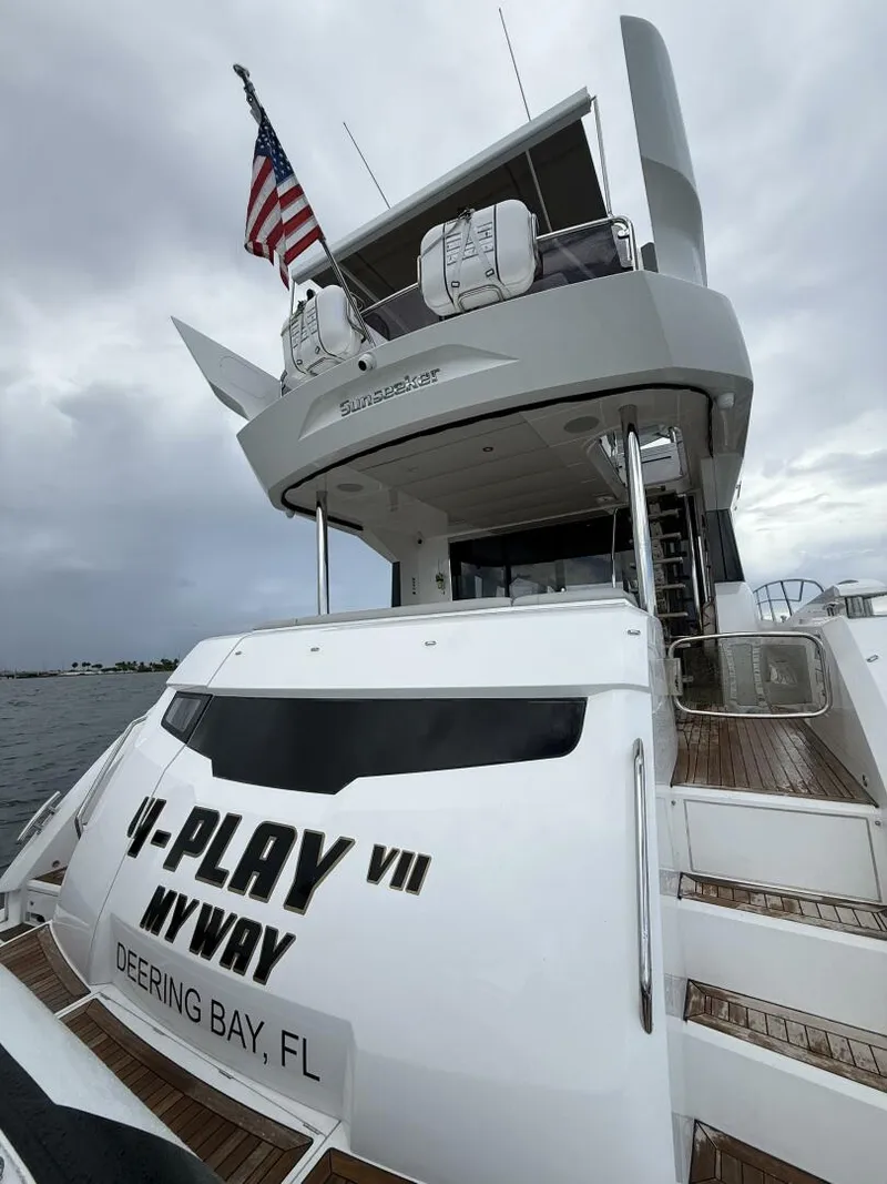 Slide: The Image of Sunseeker Manhattan 68 2022 - 24