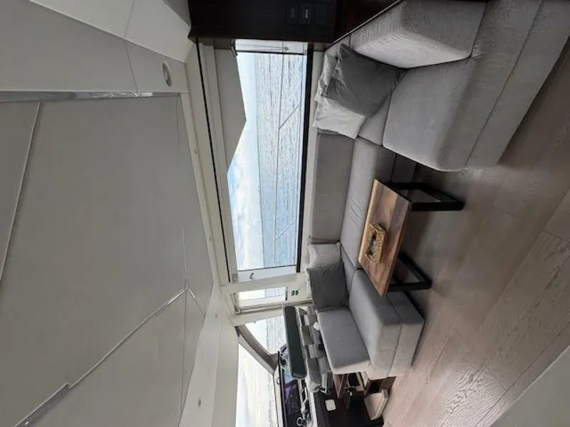 Slide: The Image of Sunseeker Manhattan 68 2022 - 31