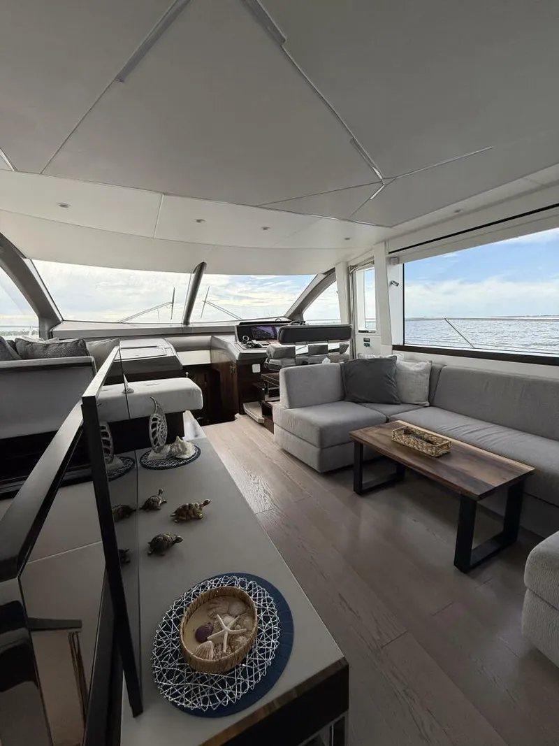 Slide: The Image of Sunseeker Manhattan 68 2022 - 33
