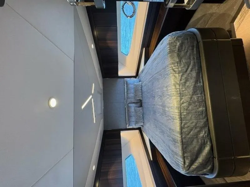 Slide: The Image of Sunseeker Manhattan 68 2022 - 58