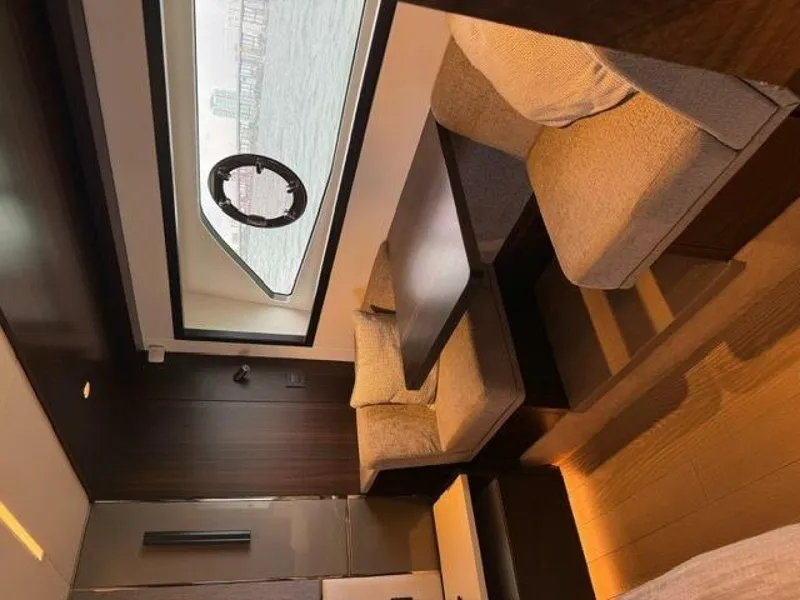 Slide: The Image of Sunseeker Manhattan 68 2022 - 72