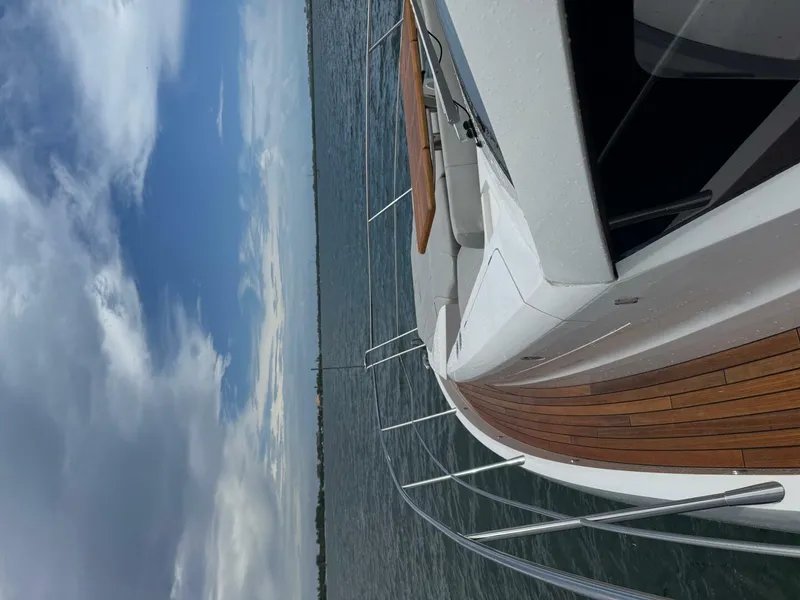 Slide: The Image of Sunseeker Manhattan 68 2022 - 8