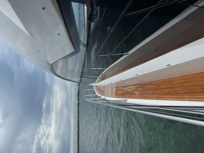 Slide: The Image of Sunseeker Manhattan 68 2022 - 9