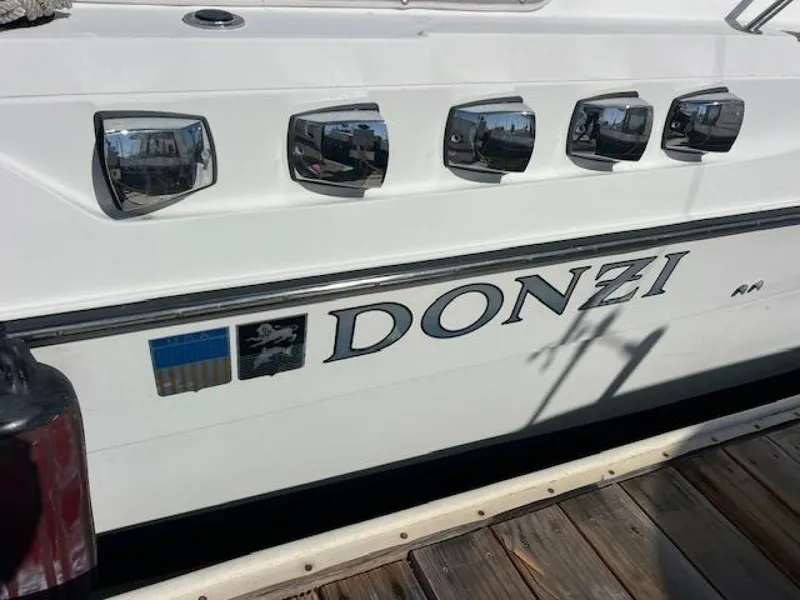 Slide: The Image of Donzi 30 1990 - 7