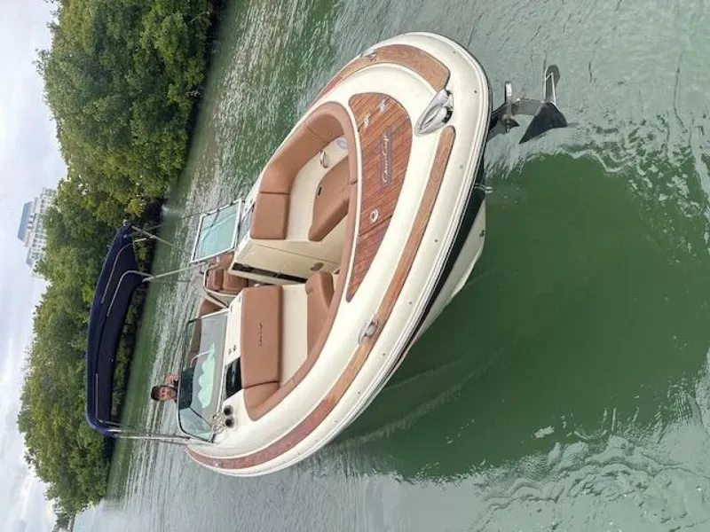 Slide: The Image of Chris-Craft Launch 32 2015 - 10