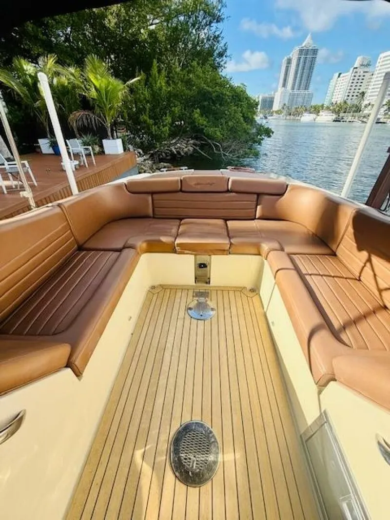 Slide: The Image of Chris-Craft Launch 32 2015 - 11