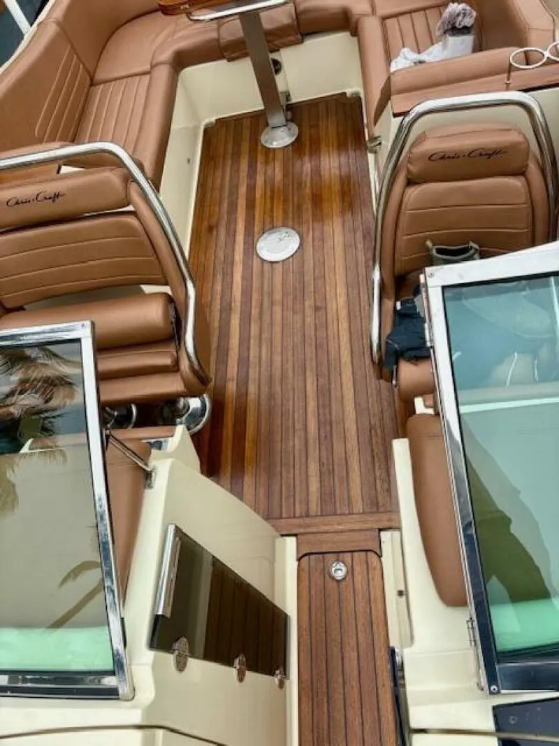 Slide: The Image of Chris-Craft Launch 32 2015 - 24