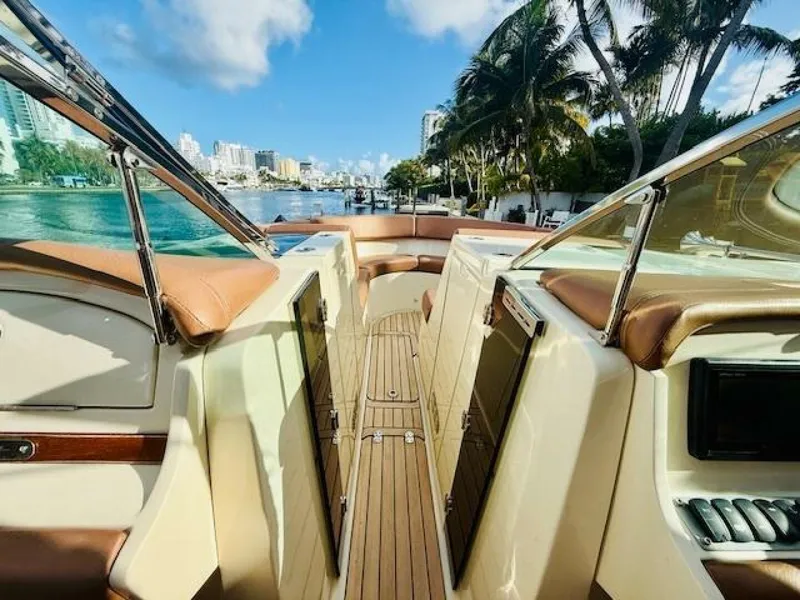 Slide: The Image of Chris-Craft Launch 32 2015 - 33